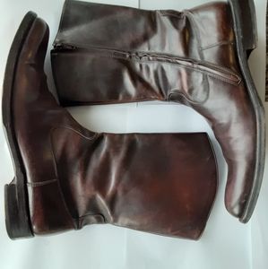 To Boots New York size 9 leather boot with zippers